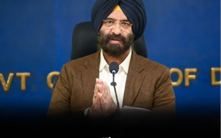 ‘Request Kejriwal With Folded Hands’: Delhi Minister Accuses AAP of Burning Waste